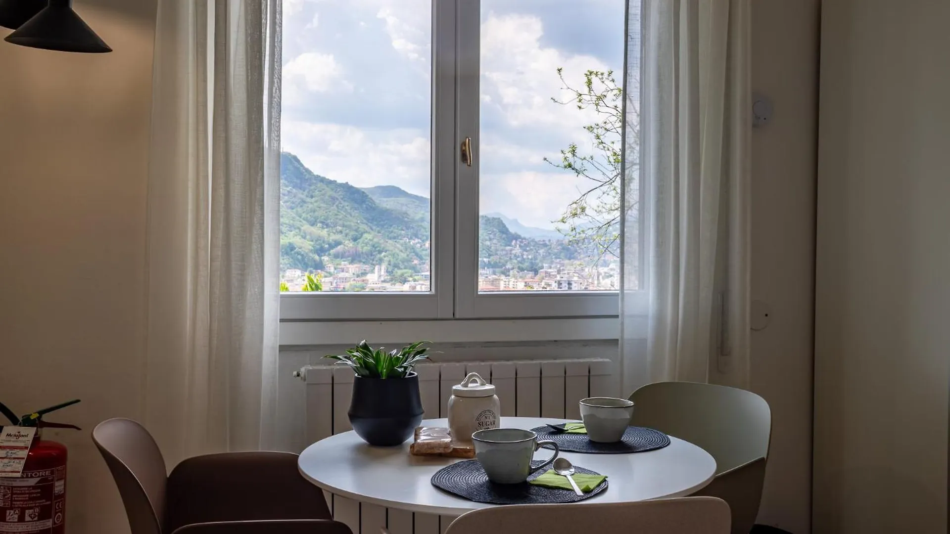 Hi15 Apartment Parcheggio Gratuito Como Italy